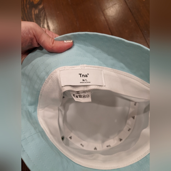 NWOT - M/L - Aritzia - TNA - Bucket Hat in Pale Turquoise - Picture 3 of 6